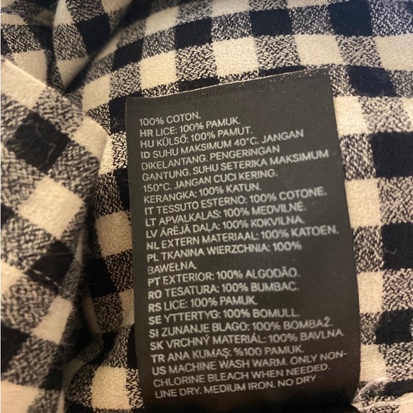 H&M Reg Fit Button Down Checkered Shirt
Size M - Picture 6 of 6